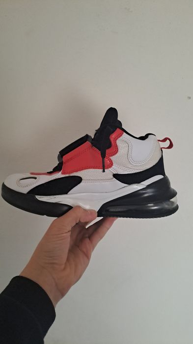 Vand 2 perechi de adidasi jordan 1 si Nike Air Max Speed Turf