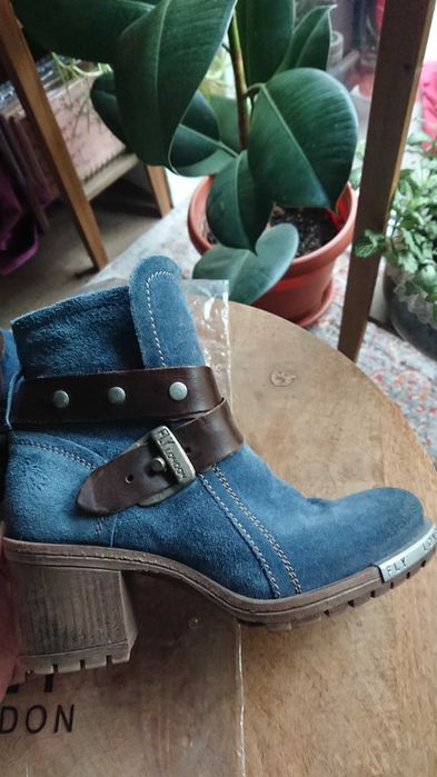 Botine cu toc gros Fly London, piele întoarsă, albastre, 35 + parfumel