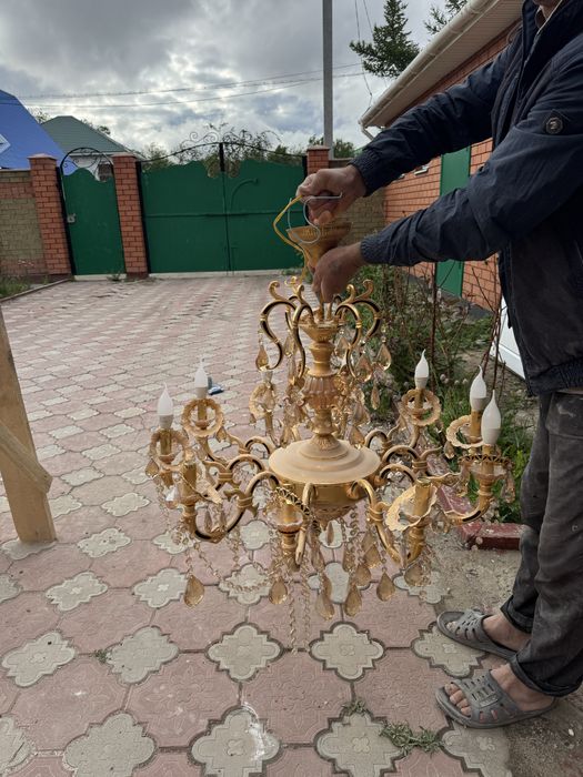 Продам люстра отличным состояние