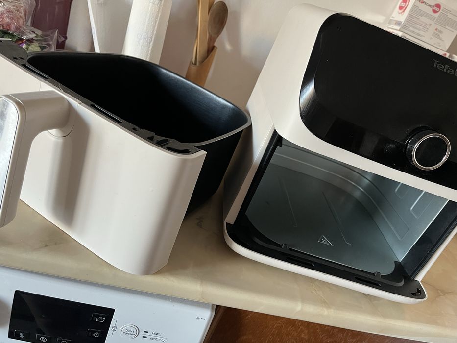 AirFryer Tefal ideal pentru prepararea rapidă și mai sănătoasă a cartofilor, cărnii, legumelor, snacksurilor etc