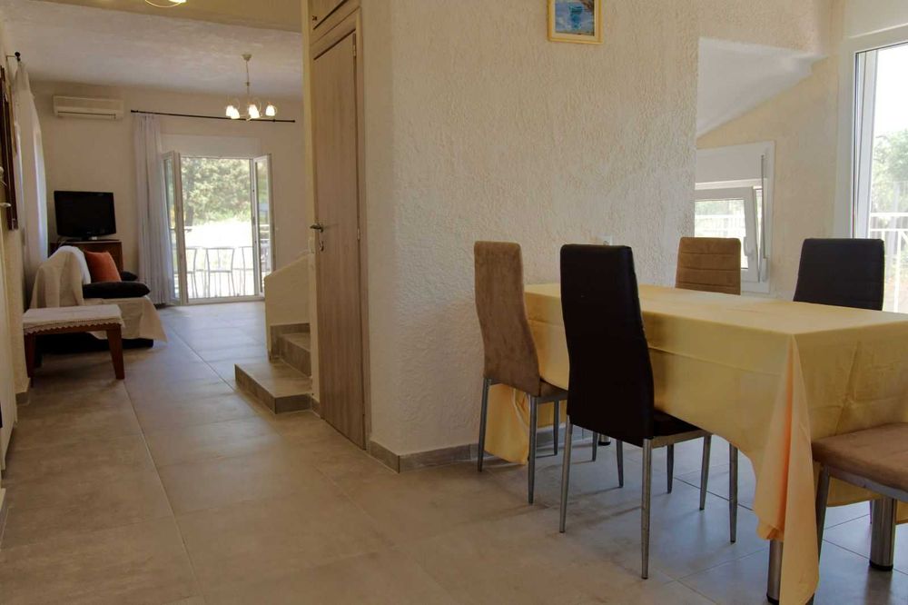 Триетажна къща в Каландра - Халкидики, Гърция