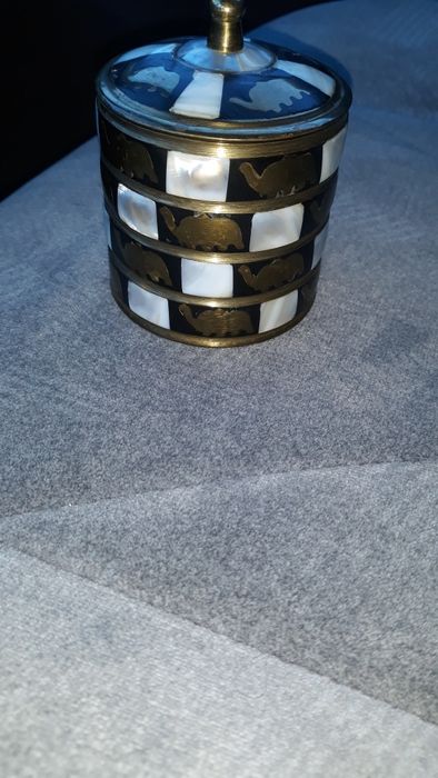 Шкатулка с перламутром