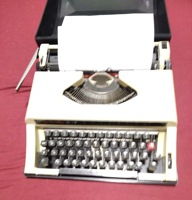 masina de scris portabila, manuala Privileg