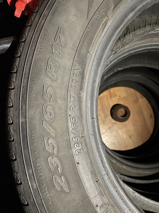 Шины лето 235,65 р17 пирелли