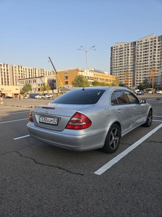 Mersedes-Benz w211