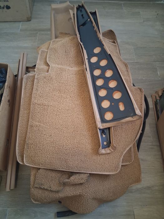 Vând componente interior mercedes w123