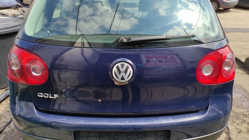 Hayon Haion Portbagaj Dezechipat cu Luneta Geam Sticla VW Golf 5 Hatchback 2004 - 2008 Culoare LA5G