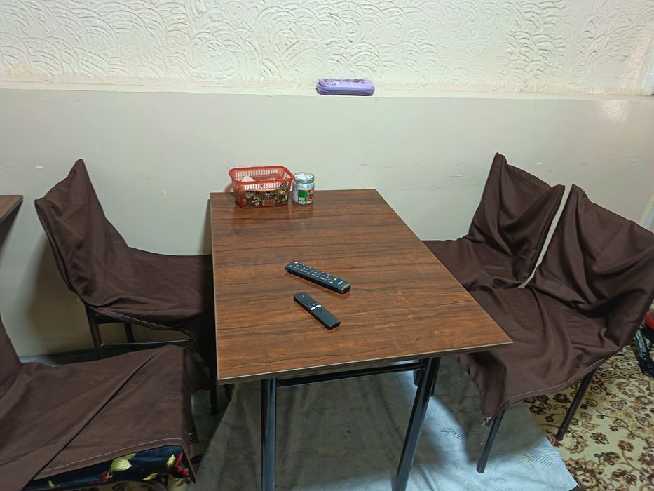 Стол стулья б/у состаяни средне