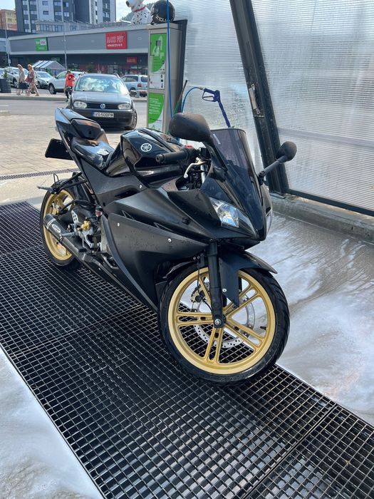 Yamaha YZF R125 (nu CBR KTM MT)