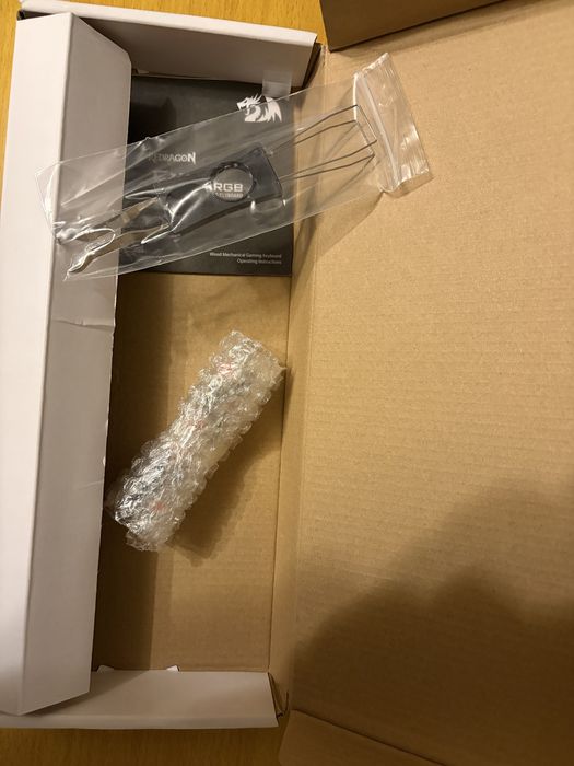 Vand Tastatura Gaming Redragon Fizz Black RGB Mecanica Red Switch