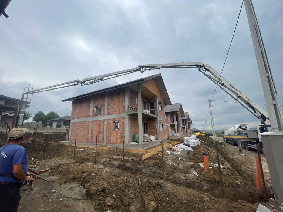 Construim case la roșu – materiale proprii + beton