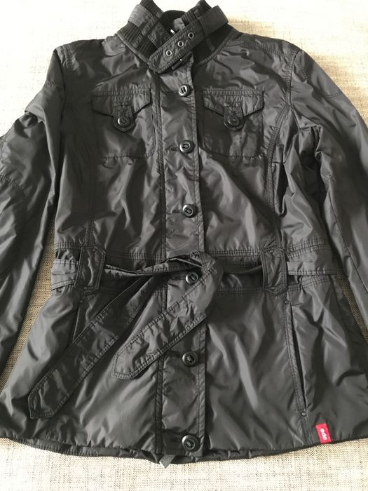 Дамско черно яке ESPRIT