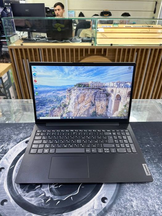 Ноутбук 'Lenovo'