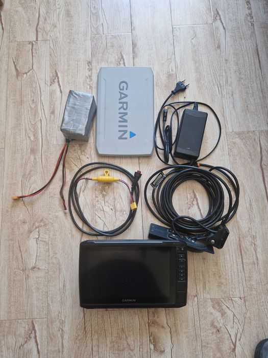 Sonar GARMIN cu sonda complet pentru pescuit