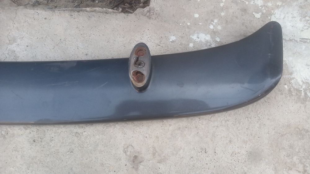 Продам споллер б.у