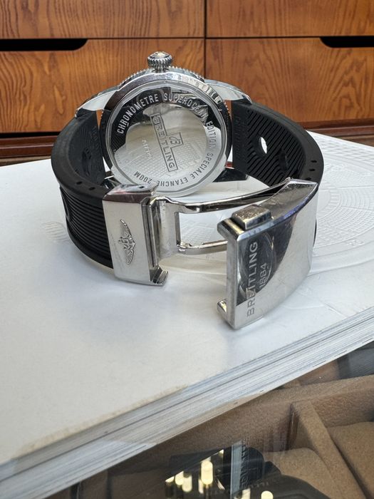 Часы швейцарскийе Breitling