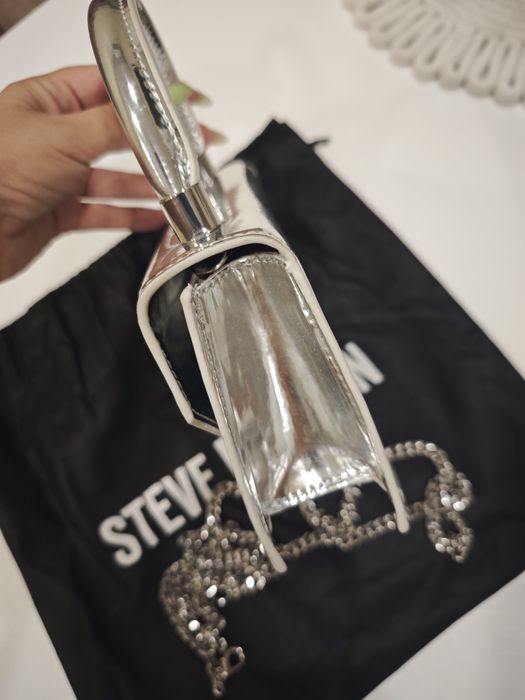 Дамска сребърна чанта Steve Madden