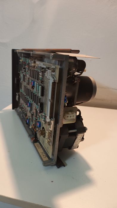 Продавам 8 inch floppy disk drive / 8 инчови флопи дискови устройства