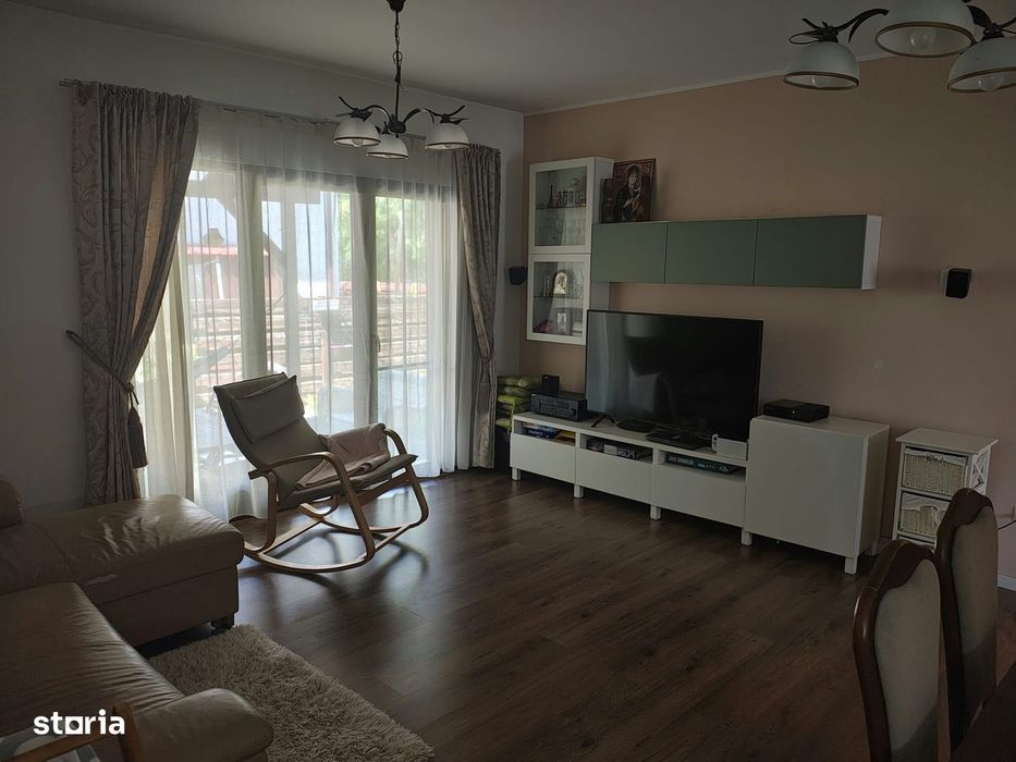 Casă tip duplex in zona linistita, acces usor catre oras
