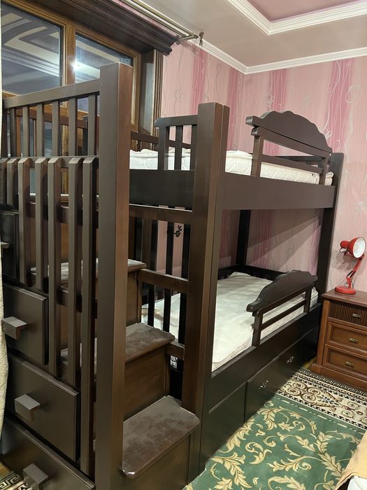 Детская двухъярусная кровать