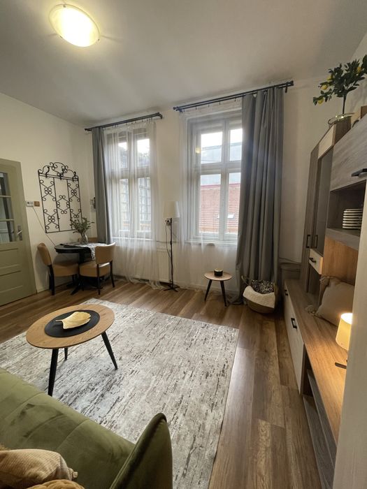 PF inchiriez garsoniera