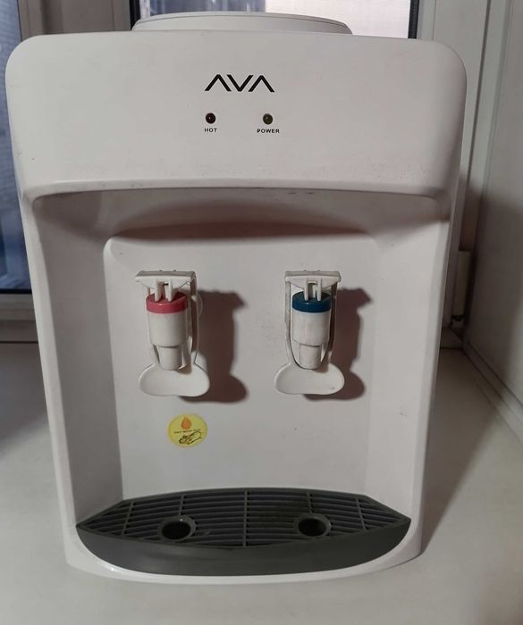 кулер для холодной и горячей воды