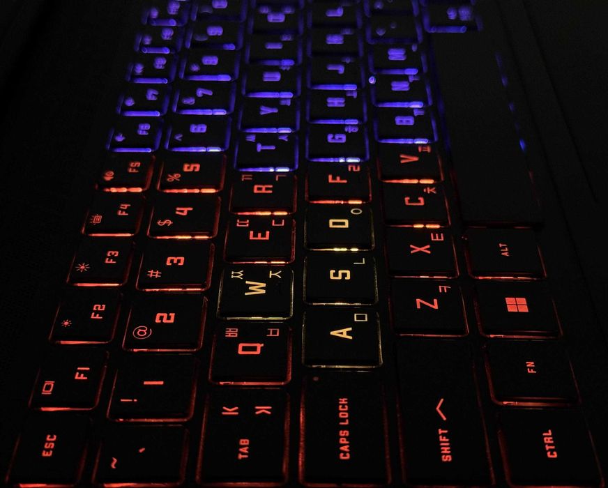 HP Omen 16 — RYZEN 7 - 7840HS / RTX 4060 8GB /  DDR5 16GB