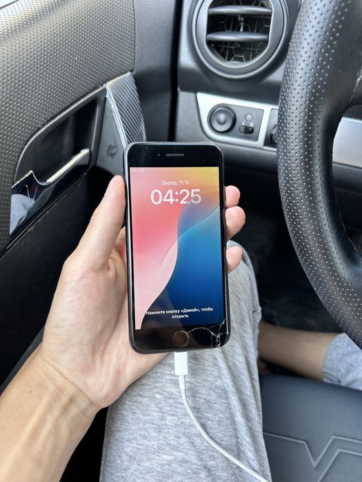 Продам Айфон SE 64gb 74%