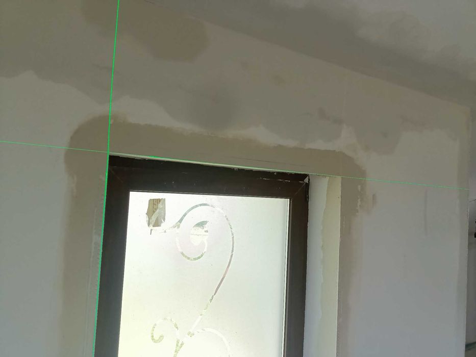 Prestez servicii in amenajari interioare si renovari.