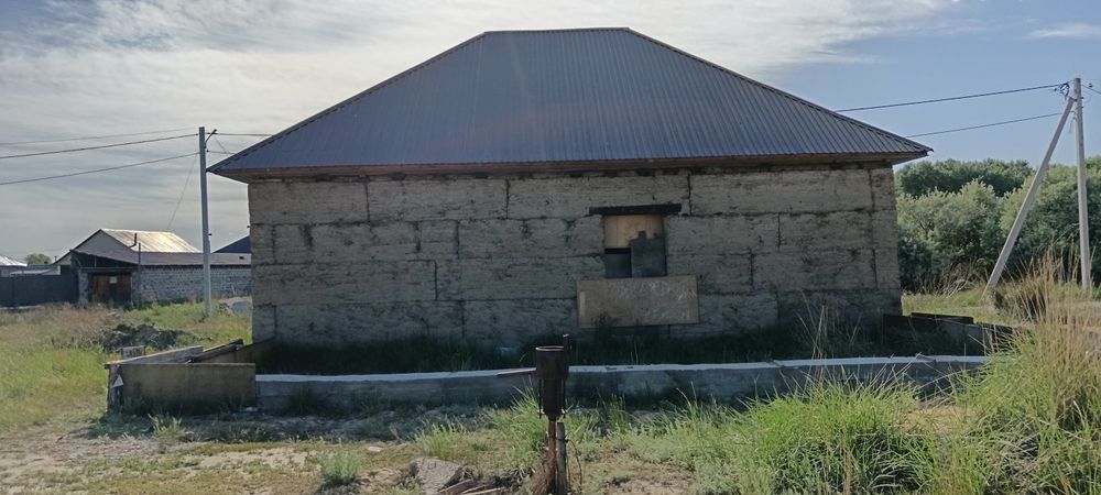 Срочно продам земельный участок и  вместе не достроенный дом