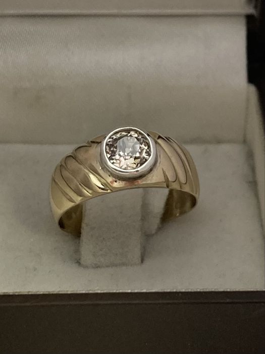 Inel aur cu diamant 0.66ct