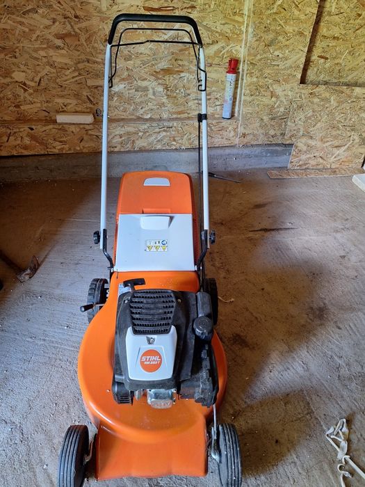 бензинова  косачка stihl