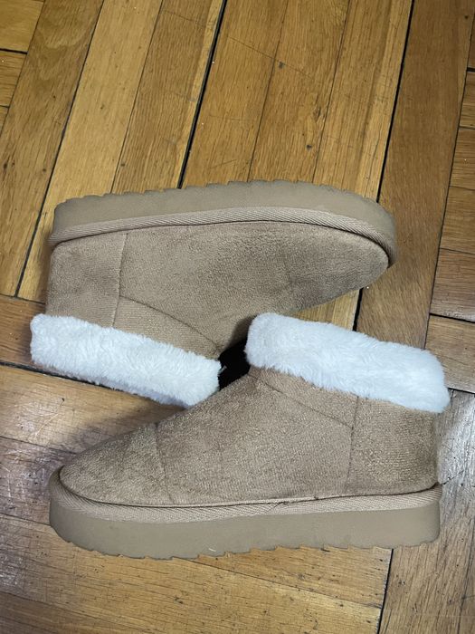 Cizme gen UGG - marimea 32
