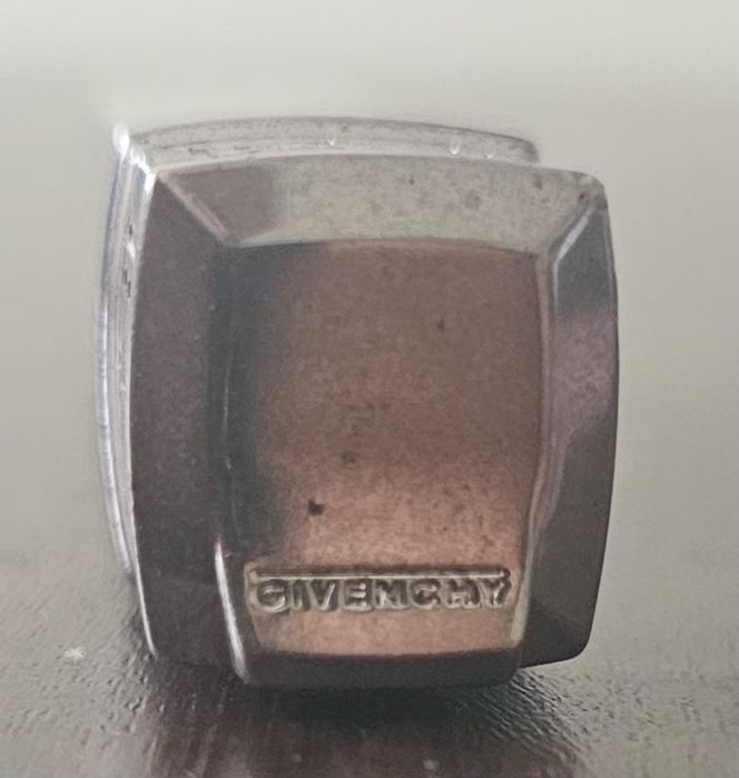 Brichetă givenchi 1600