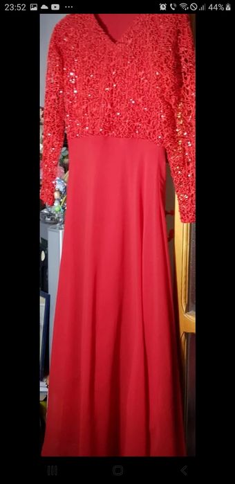 Rochie roșie deosebita