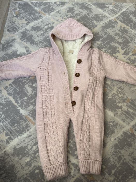 Теплый комбинезон  для девочки 6-9 месяцев