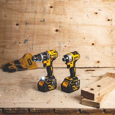 Комплект акумулаторни ударни винтоверти DeWALT DCK266M2 18VXR
