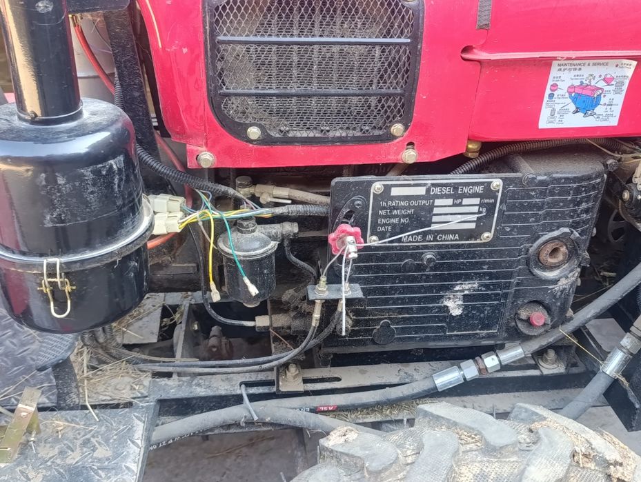 Mini trakter sotiladi srochna 1105