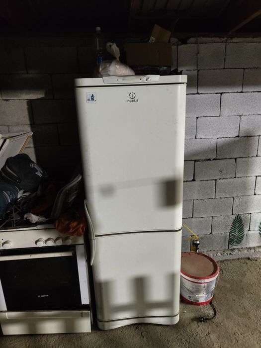 Холодильник 2 шт продам, самовывоз