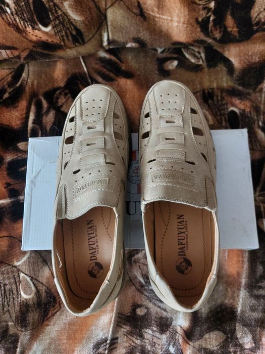 Продам летнюю обувь.