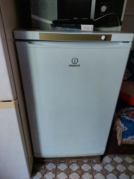 Продам морозильник