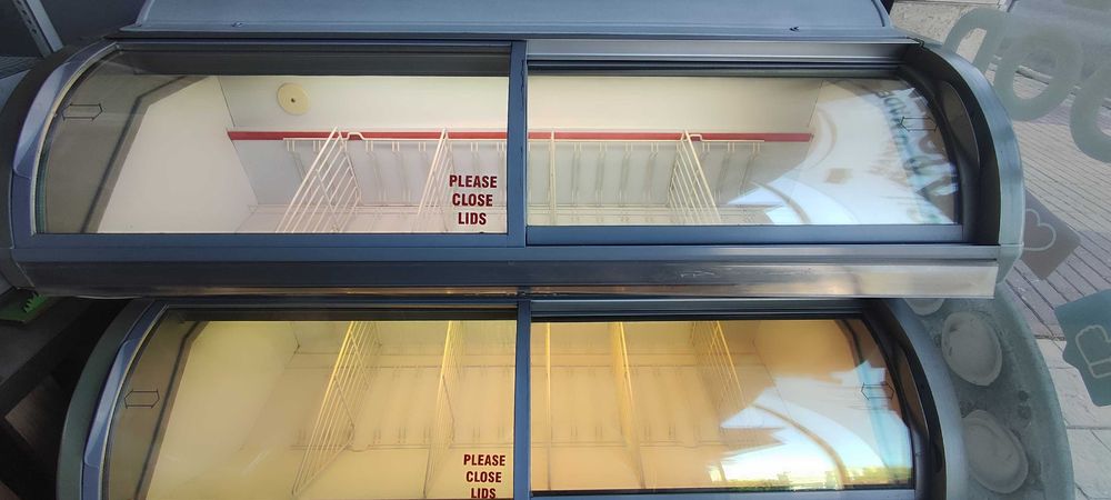 Фризерна витрина тройка