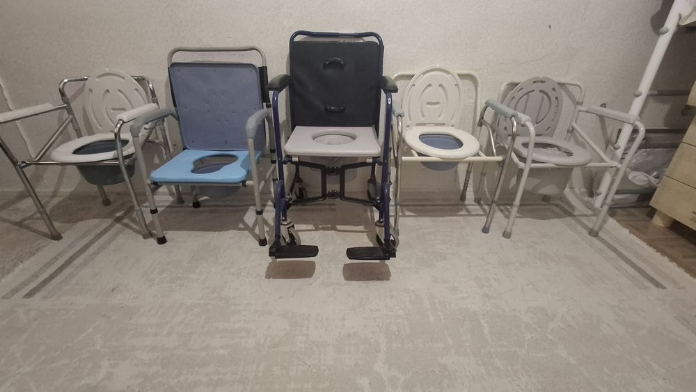 Санитарный.  стул