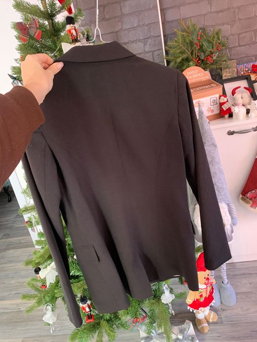 Черно вталено сако Pull and Bear