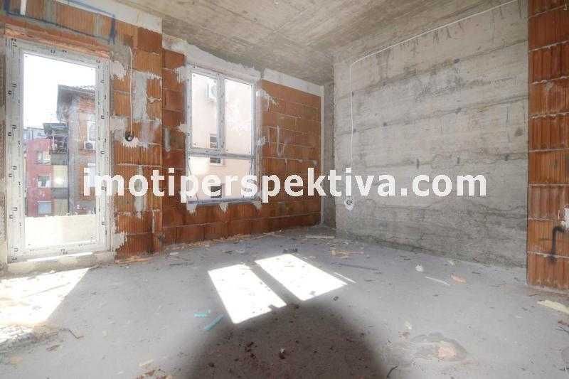 Продава се Тристаен апартамент в Пловдив, Кючук Париж - 92 кв.м за 1636 €/кв.м - Снимка #4