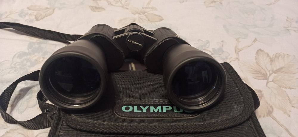Продавам бинокъл Olimpus 10x50 DPS  R