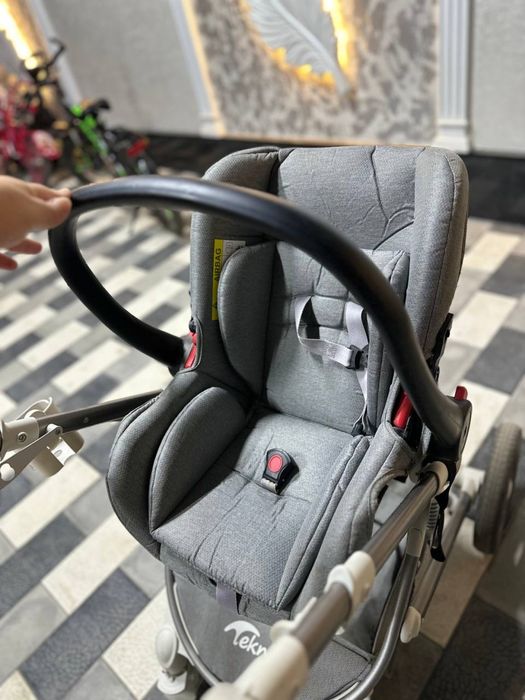 Коляска  в хорошем состояниии плюс авто кресло