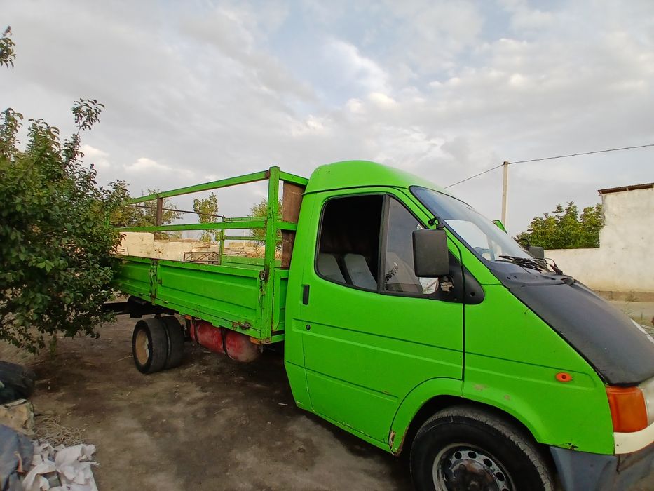 Ford bortovoy 1990-yil gaz