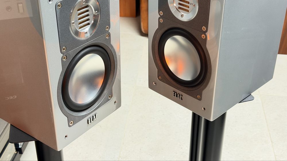 ELAC BS 203.2 Silver Shadow – Boxe Hi-Fi High-End, Tweeter JET III, 60W RMS / 80W, 4 Ohmi, 10 kg Pereche