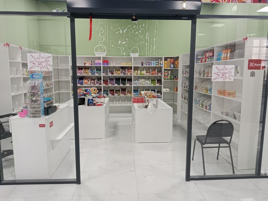 Продам мебель для магазина